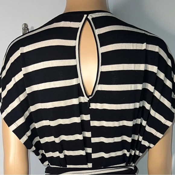 Cantao, L,  black and tan striped maxi, quarter sleeves, inner looped tie belt. - Picture 5 of 11